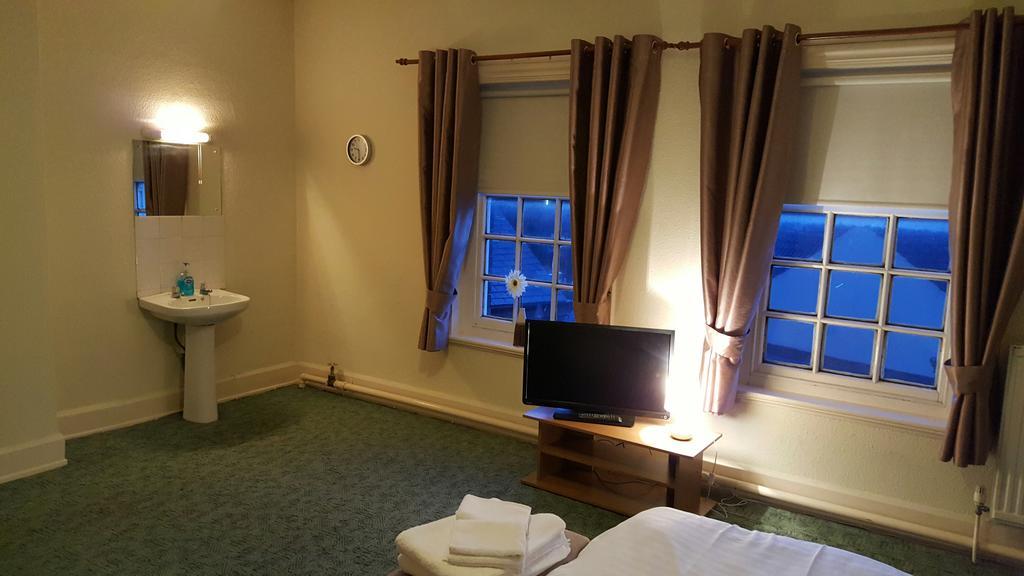 Station Hotel Hucknall Екстериор снимка