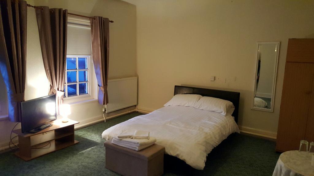 Station Hotel Hucknall Екстериор снимка