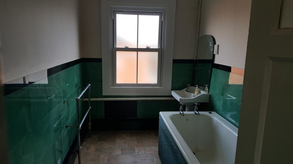 Station Hotel Hucknall Екстериор снимка