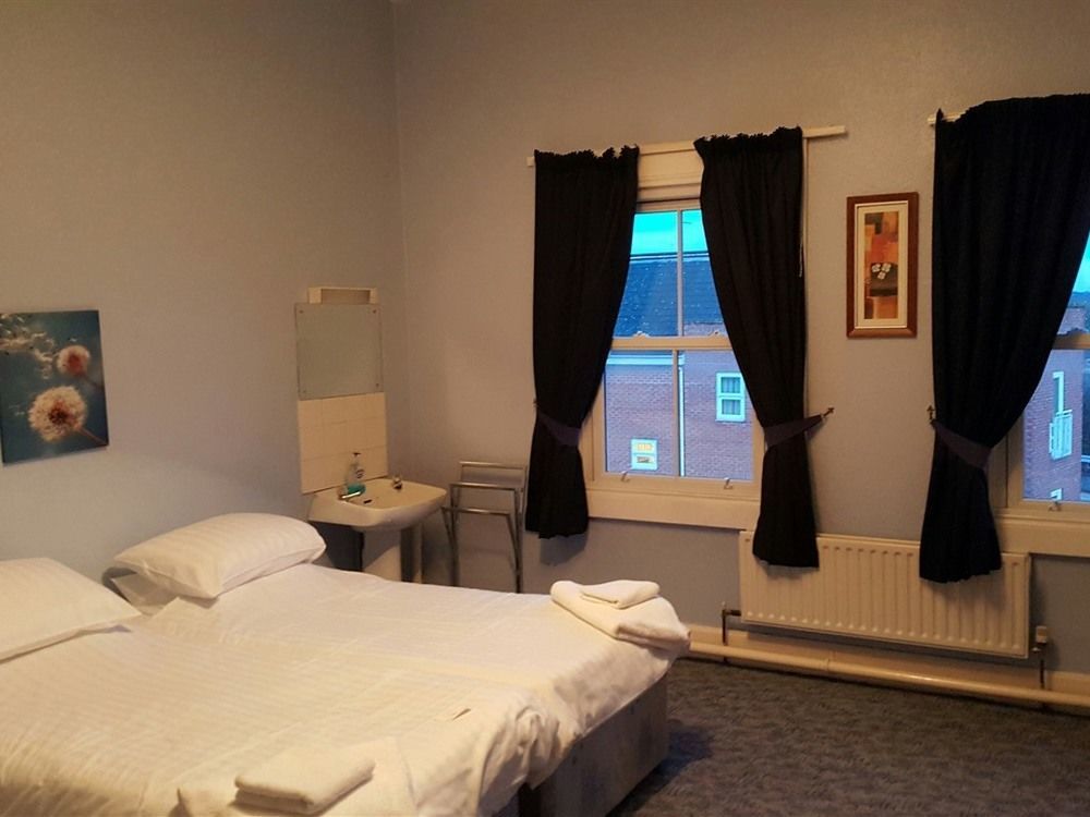 Station Hotel Hucknall Екстериор снимка