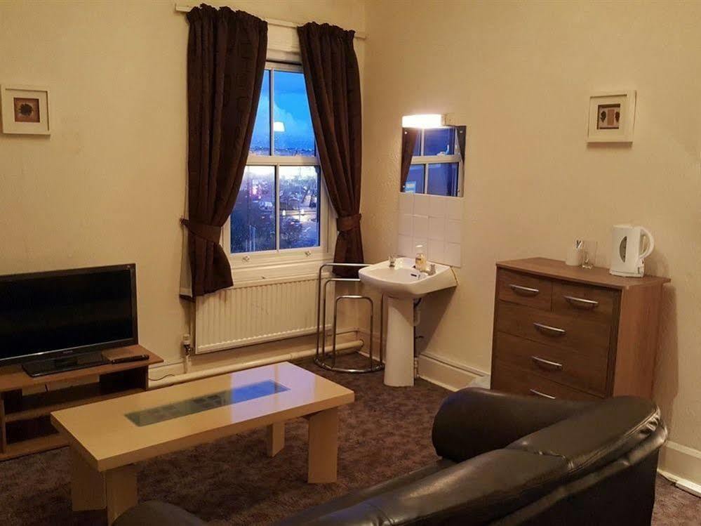 Station Hotel Hucknall Екстериор снимка